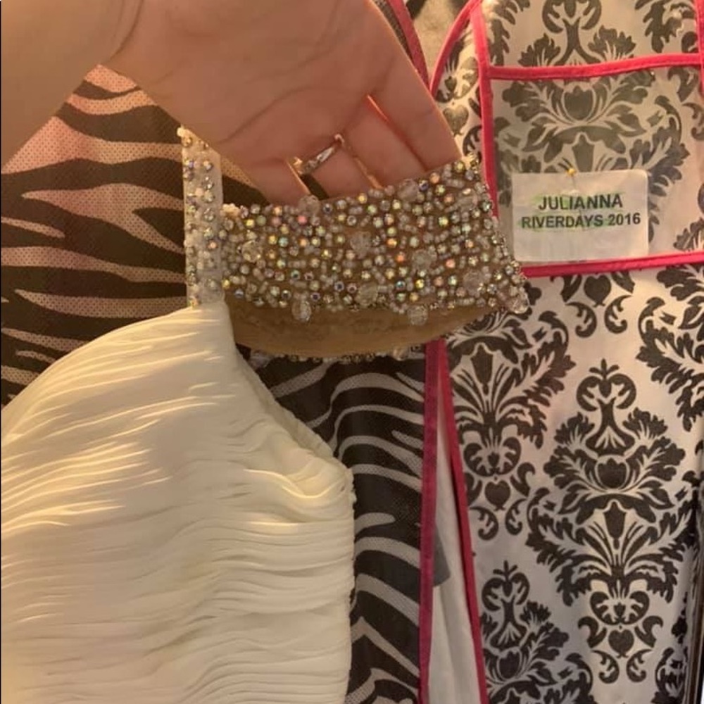 PROM DRESS - Picture 3 of 12